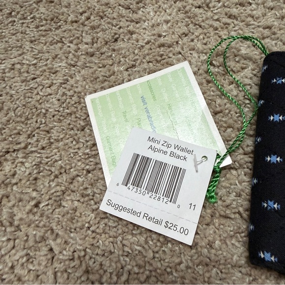 Vera Bradley Alpine Black Wallet NWT - Picture 2 of 4